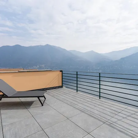 View 3br Regina 35 Vila Carate Urio